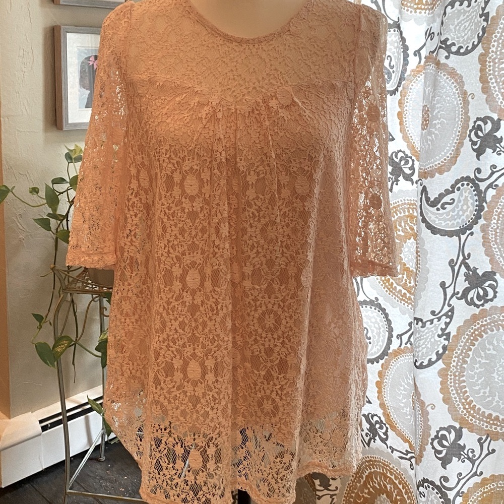 Beautiful Lace Top Monteau